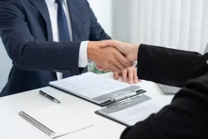 L&rsquo;art subtil de renégocier son assurance habitation : guide pratique et astuces